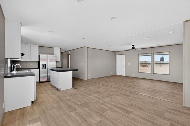 1406 3rd Avenue NW, Rio Rancho, NM 87124
