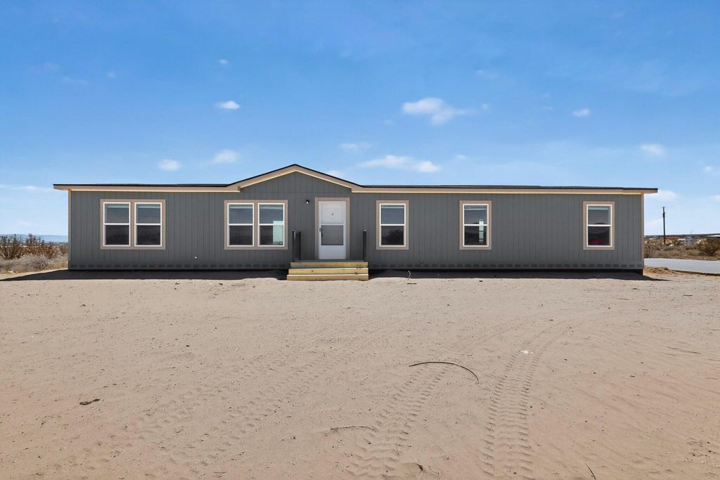 1406 3rd Avenue NW, Rio Rancho, NM 87124