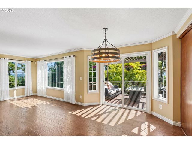 6021 CAUFIELD St, West Linn, OR 97068