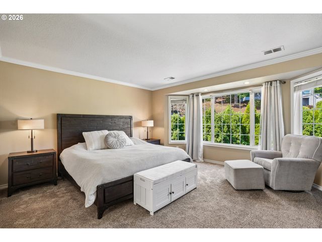 6021 CAUFIELD St, West Linn, OR 97068
