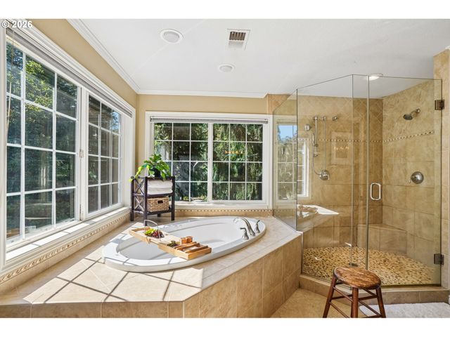 6021 CAUFIELD St, West Linn, OR 97068