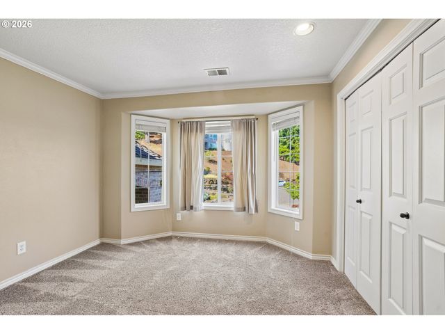 6021 CAUFIELD St, West Linn, OR 97068