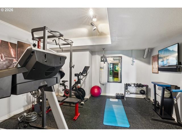6021 CAUFIELD St, West Linn, OR 97068