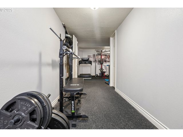 6021 CAUFIELD St, West Linn, OR 97068