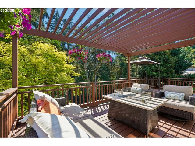 6021 CAUFIELD St, West Linn, OR 97068