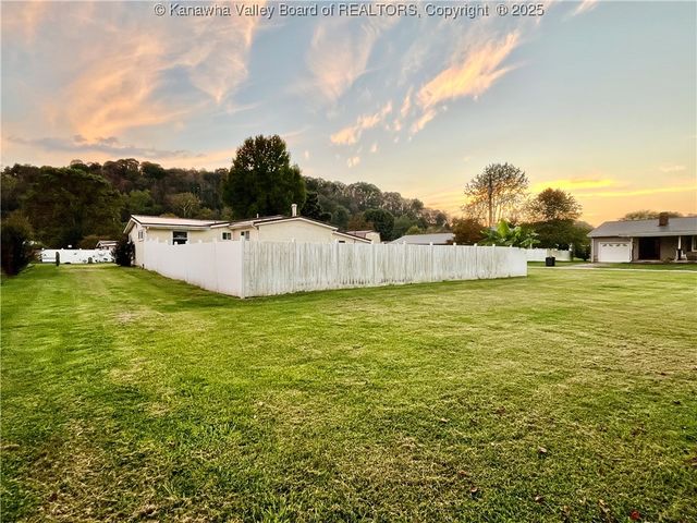 205 Elm Street, New Haven, WV 25265