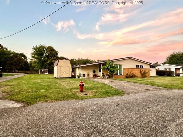 205 Elm Street, New Haven, WV 25265