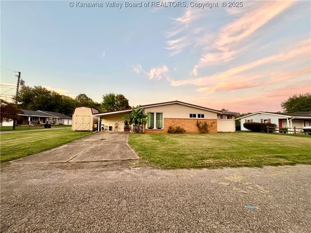 205 Elm Street, New Haven, WV 25265