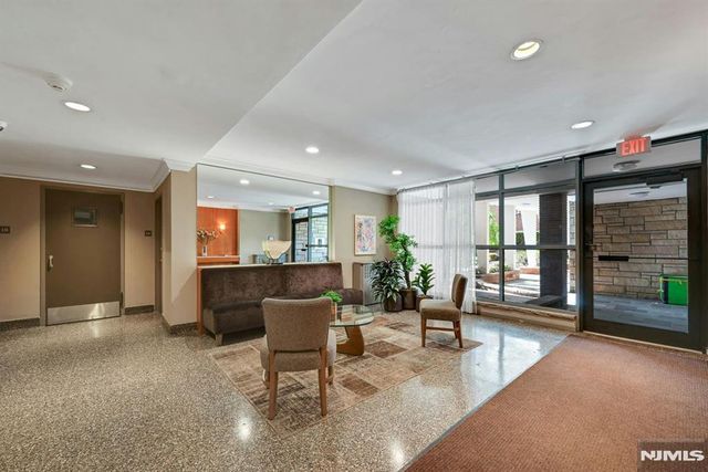 208 Anderson Street S5A, Hackensack, NJ 07601