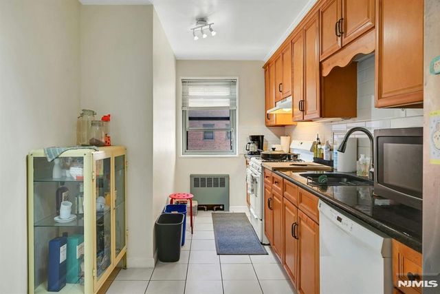 208 Anderson Street S5A, Hackensack, NJ 07601