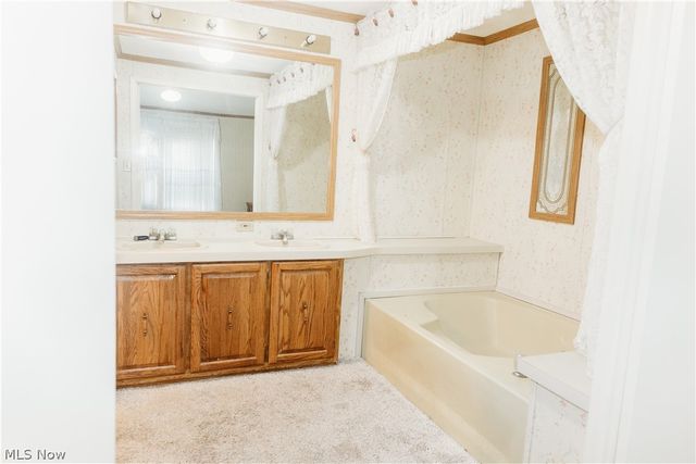 3995 Victory Avenue, Louisville, OH 44641