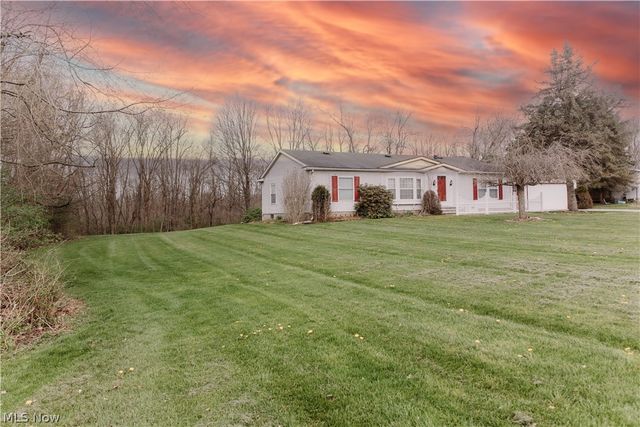 3995 Victory Avenue, Louisville, OH 44641