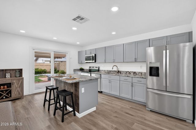 1930 W JOAN DE ARC Avenue, Phoenix, AZ 85029