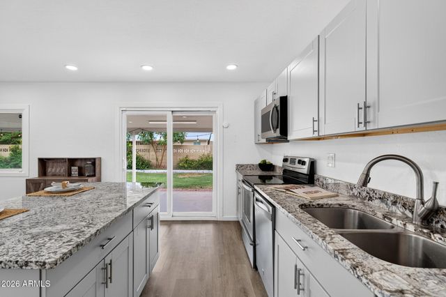 1930 W JOAN DE ARC Avenue, Phoenix, AZ 85029