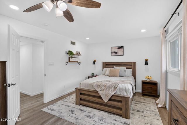 1930 W JOAN DE ARC Avenue, Phoenix, AZ 85029