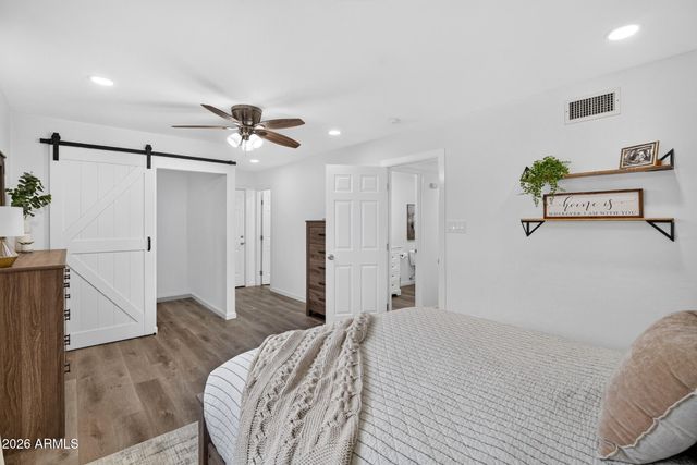 1930 W JOAN DE ARC Avenue, Phoenix, AZ 85029