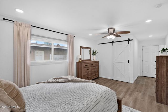1930 W JOAN DE ARC Avenue, Phoenix, AZ 85029
