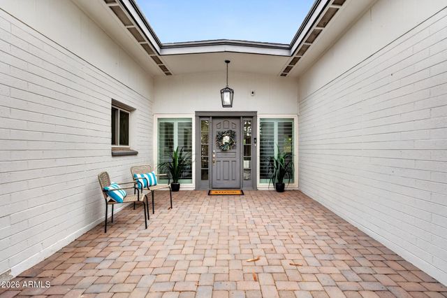 1930 W JOAN DE ARC Avenue, Phoenix, AZ 85029