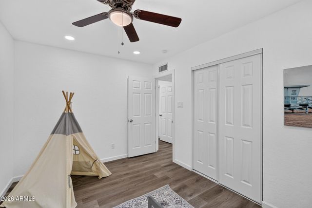 1930 W JOAN DE ARC Avenue, Phoenix, AZ 85029