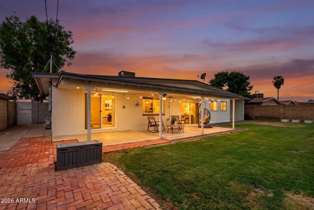 1930 W JOAN DE ARC Avenue, Phoenix, AZ 85029