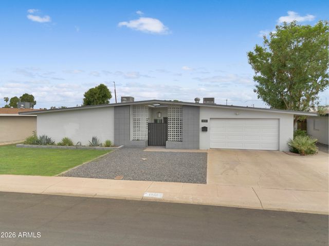 1930 W JOAN DE ARC Avenue, Phoenix, AZ 85029