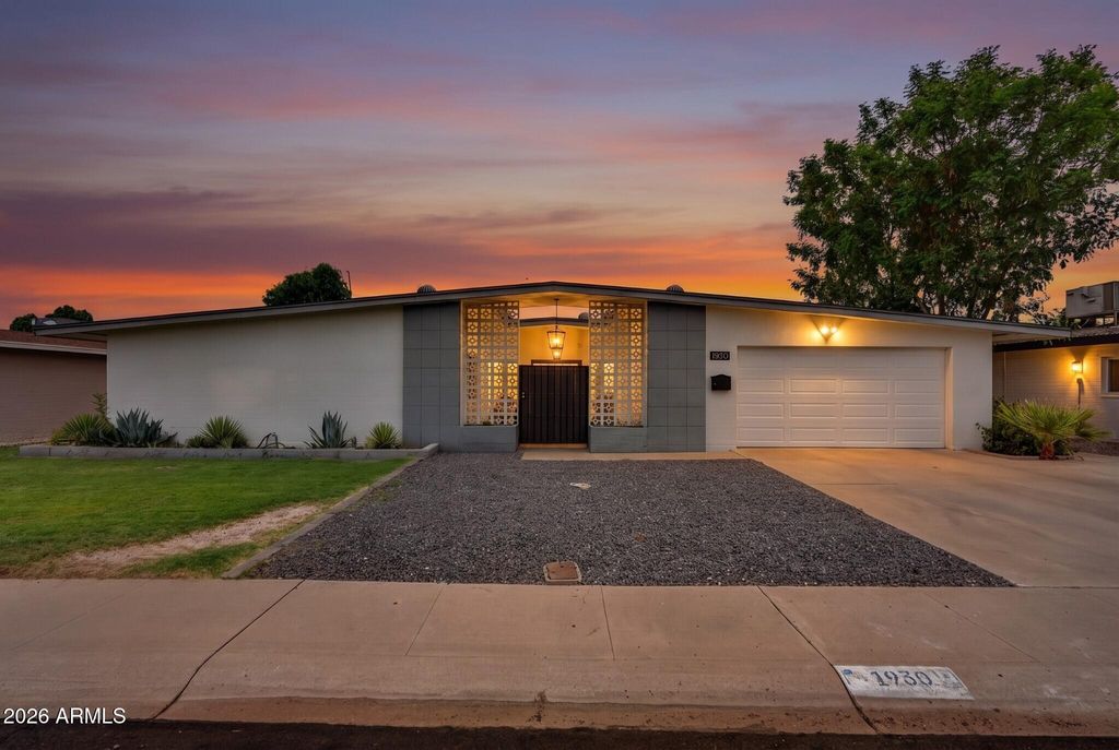1930 W JOAN DE ARC Avenue, Phoenix, AZ 85029