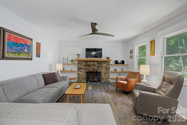 878 Garren Creek Road, Fairview, NC 28730