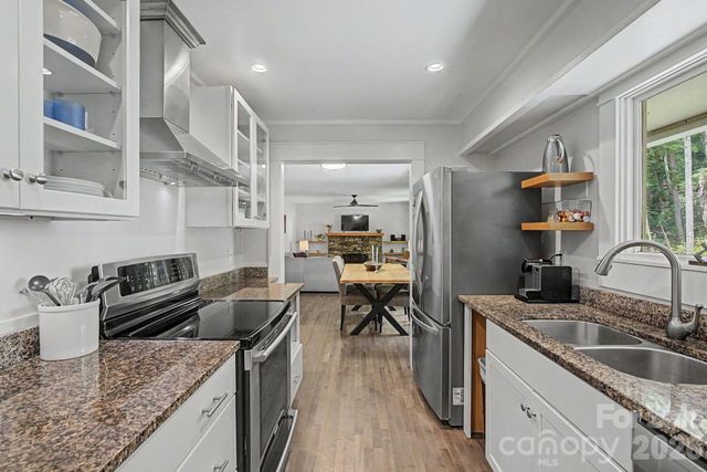 878 Garren Creek Road, Fairview, NC 28730