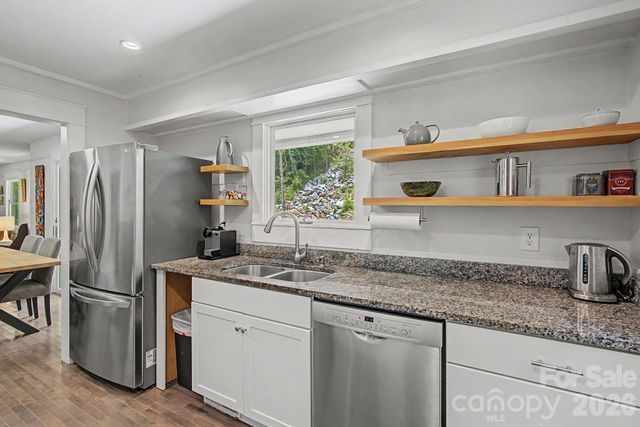 878 Garren Creek Road, Fairview, NC 28730