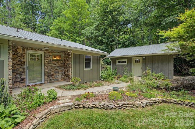 878 Garren Creek Road, Fairview, NC 28730