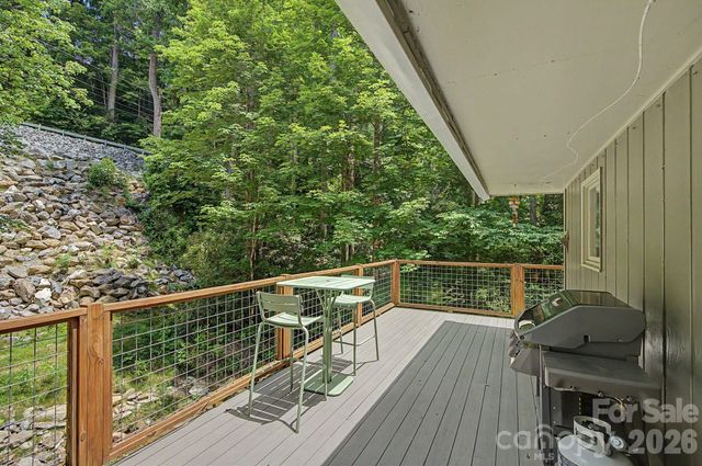 878 Garren Creek Road, Fairview, NC 28730