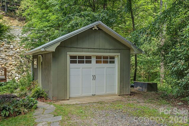 878 Garren Creek Road, Fairview, NC 28730