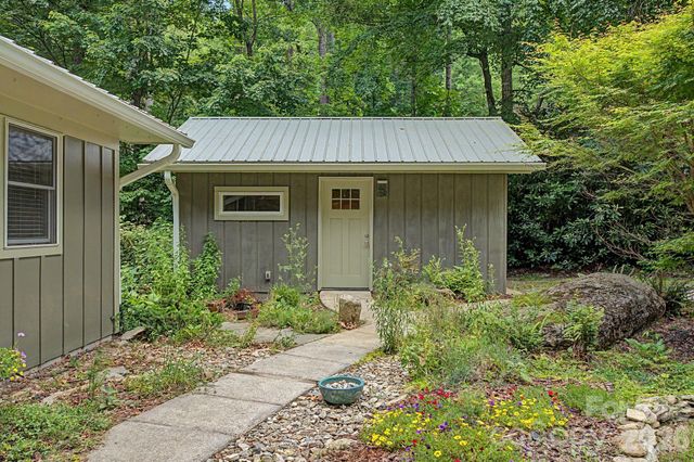 878 Garren Creek Road, Fairview, NC 28730