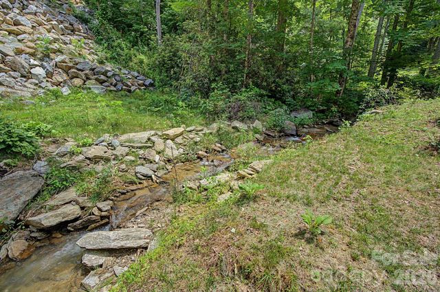878 Garren Creek Road, Fairview, NC 28730