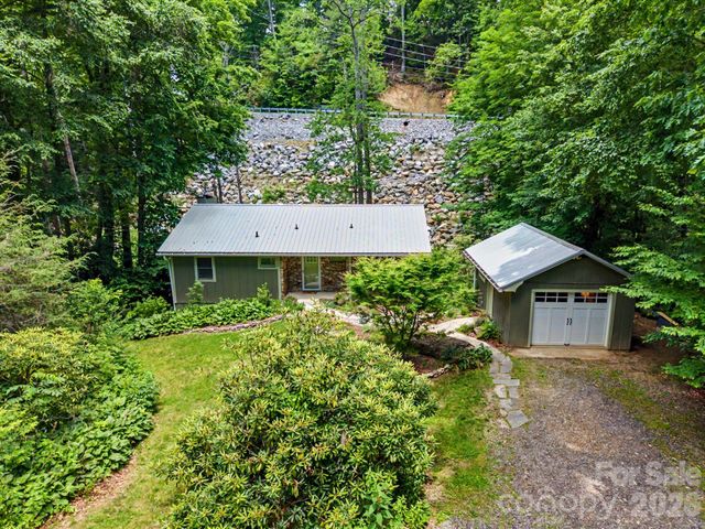 878 Garren Creek Road, Fairview, NC 28730