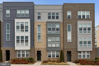 13334 ARROWBROOK CENTRE DR #112, Herndon, VA 20171