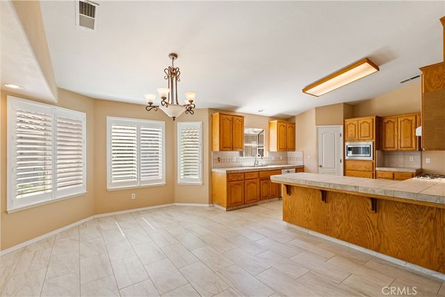 43 East, Madera, CA 93637