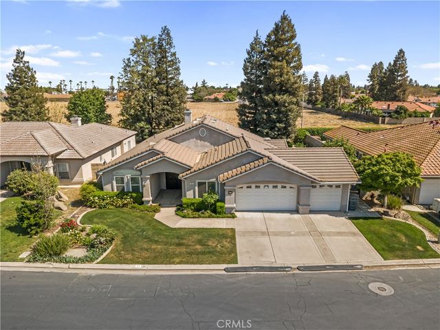 43 East, Madera, CA 93637