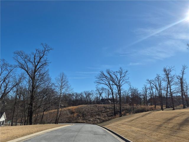 22437 Rim Crest Court, Siloam Springs, AR 72761