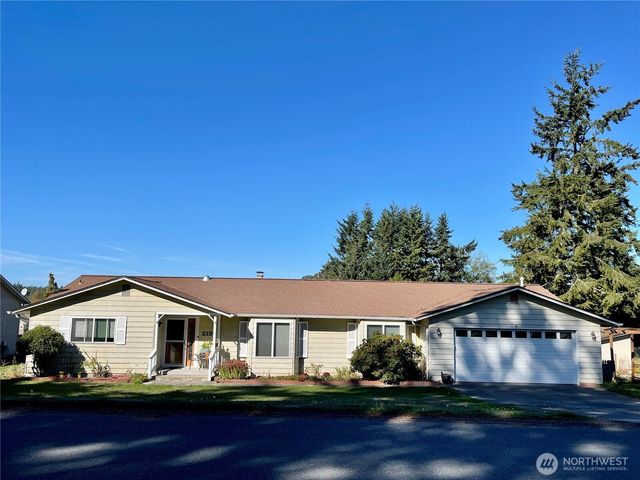 2137 Heritage Way, Oak Harbor, WA 98277