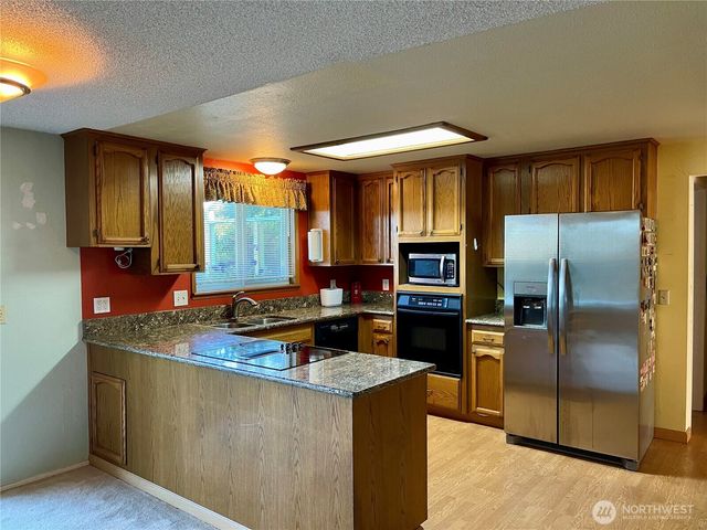 2137 Heritage Way, Oak Harbor, WA 98277