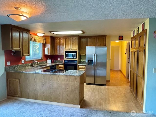 2137 Heritage Way, Oak Harbor, WA 98277