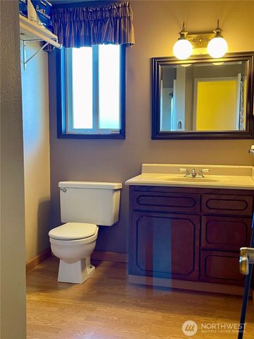 2137 Heritage Way, Oak Harbor, WA 98277