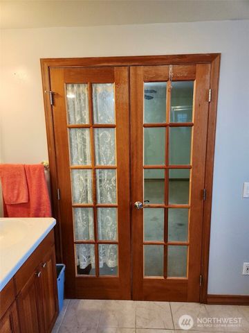 2137 Heritage Way, Oak Harbor, WA 98277