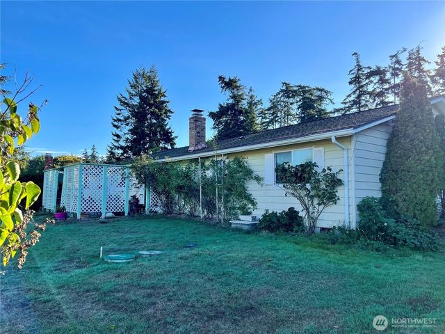 2137 Heritage Way, Oak Harbor, WA 98277