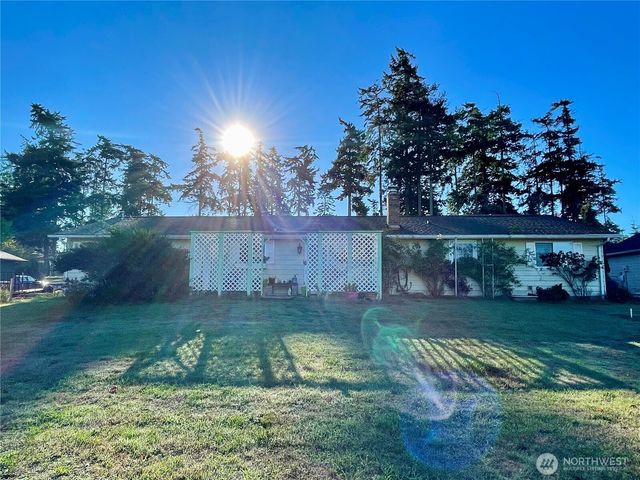 2137 Heritage Way, Oak Harbor, WA 98277