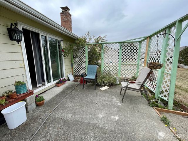 2137 Heritage Way, Oak Harbor, WA 98277