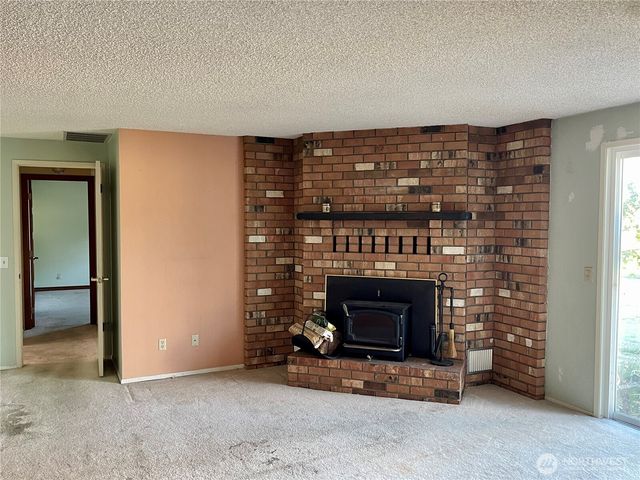 2137 Heritage Way, Oak Harbor, WA 98277