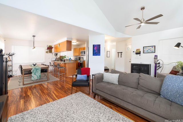 94-689 Lumiaina Street, Waipahu, HI 96797