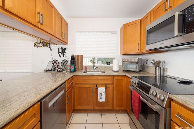 94-689 Lumiaina Street, Waipahu, HI 96797